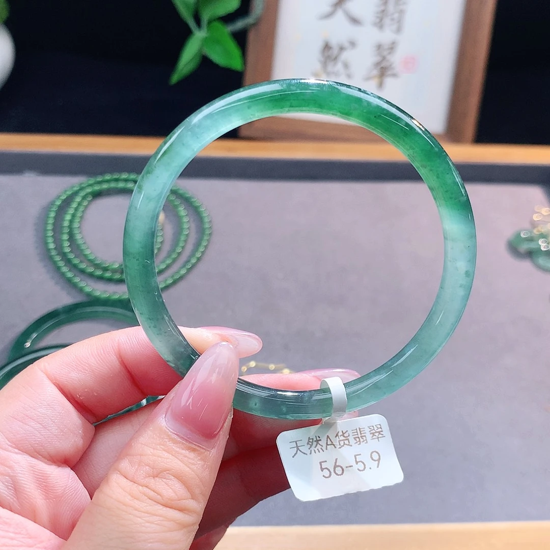 未镶嵌手镯（圆镯）翡翠