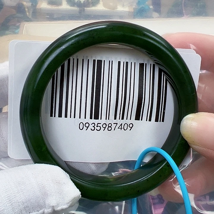 和田玉未镶嵌手镯包容57