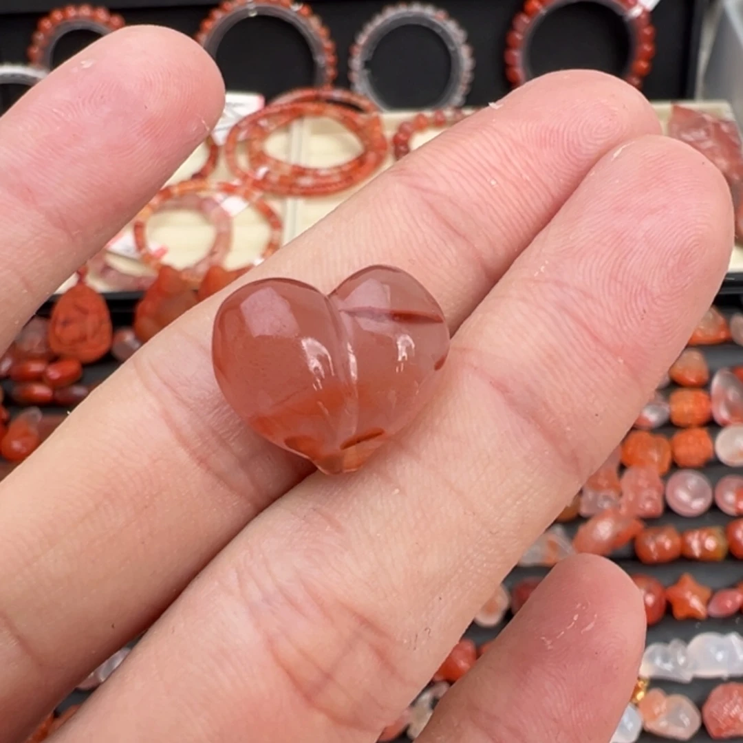南红玛瑙未镶嵌颈饰屁桃爱心