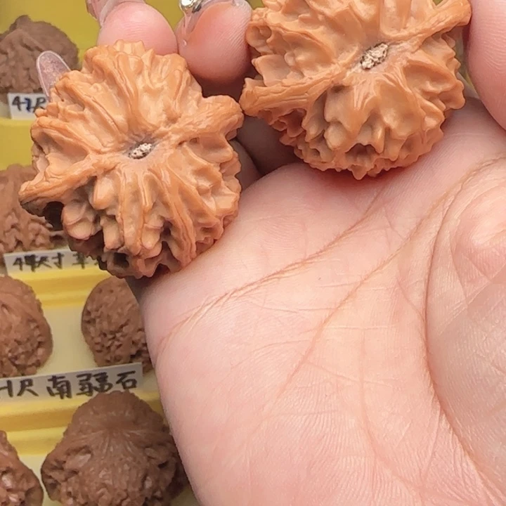 W***s吊坠桃核文玩核桃苹果园