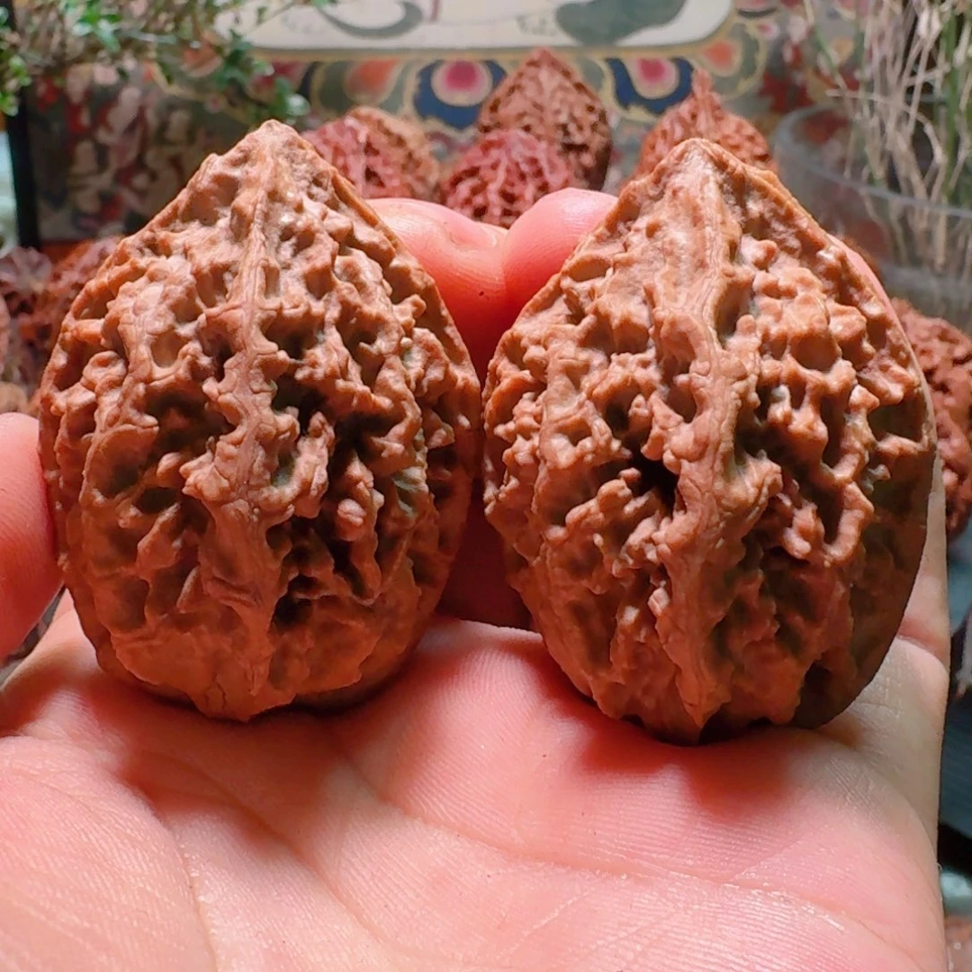 文玩核桃吊坠拧花蚂蚁