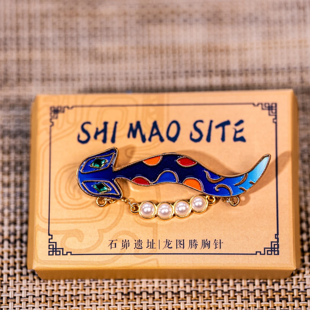 石峁图腾胸针龙虎款