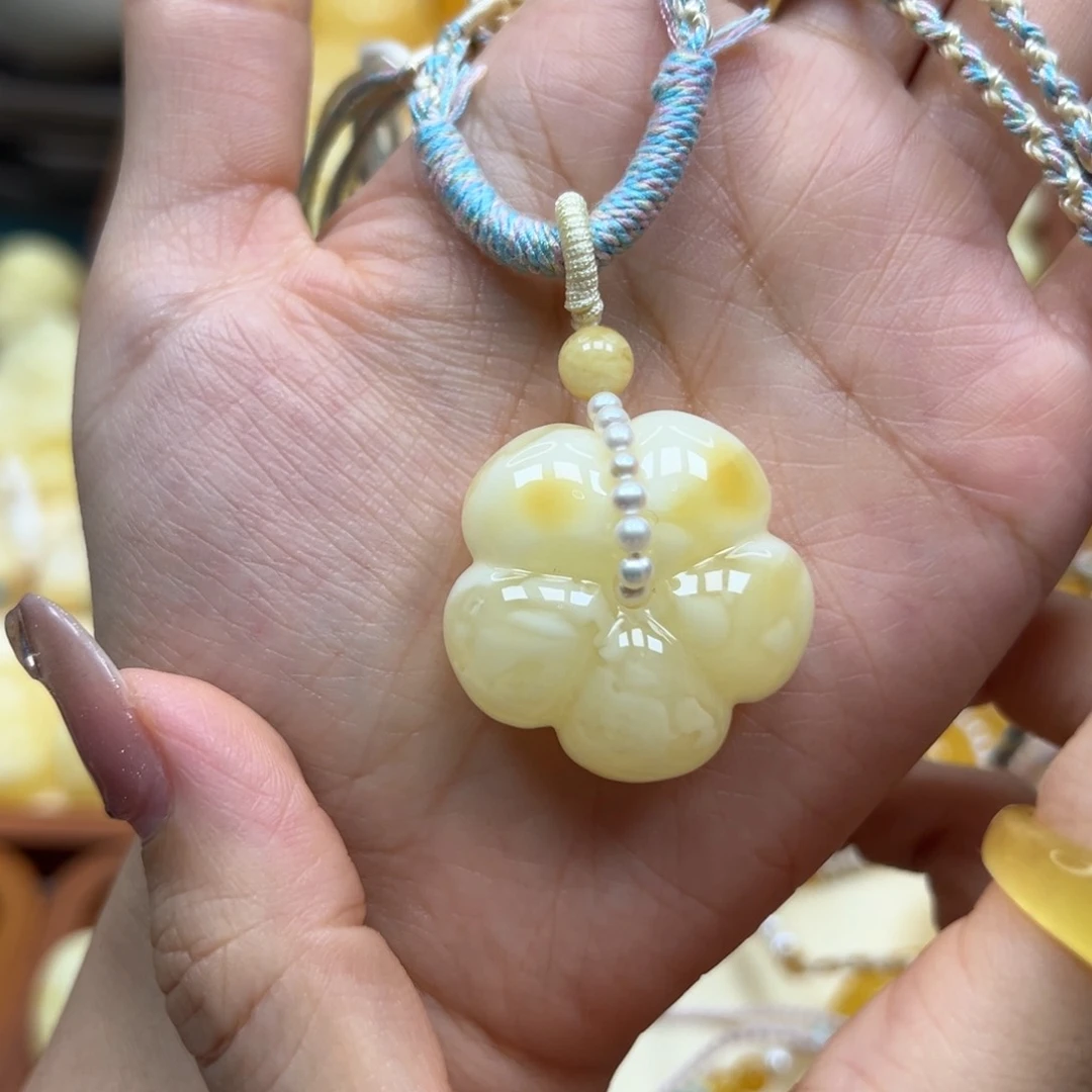 未镶嵌颈饰琥珀蜜蜡
