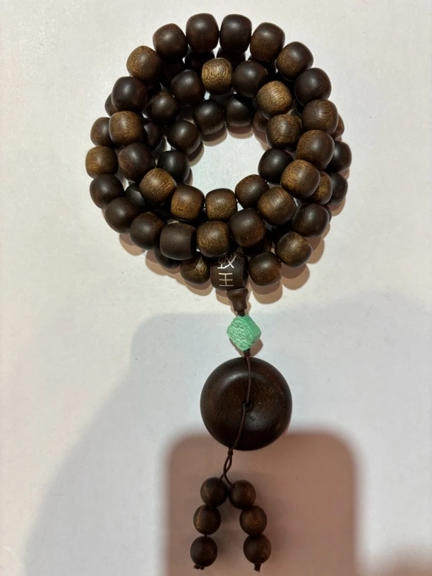 沉香 香港凤凰山虎斑留疤白奇楠长串1.2老型珠（双标）