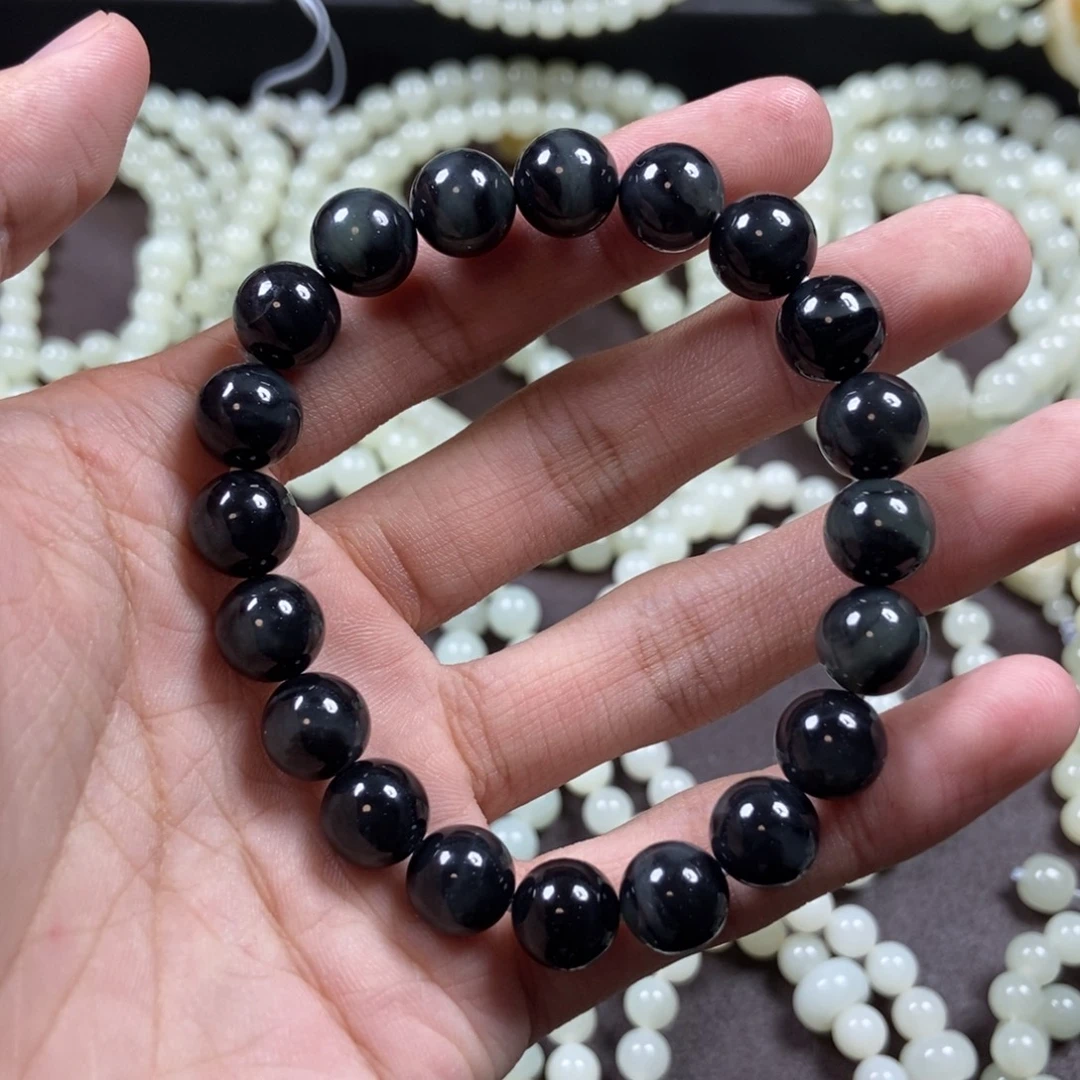 和田玉未镶嵌把件