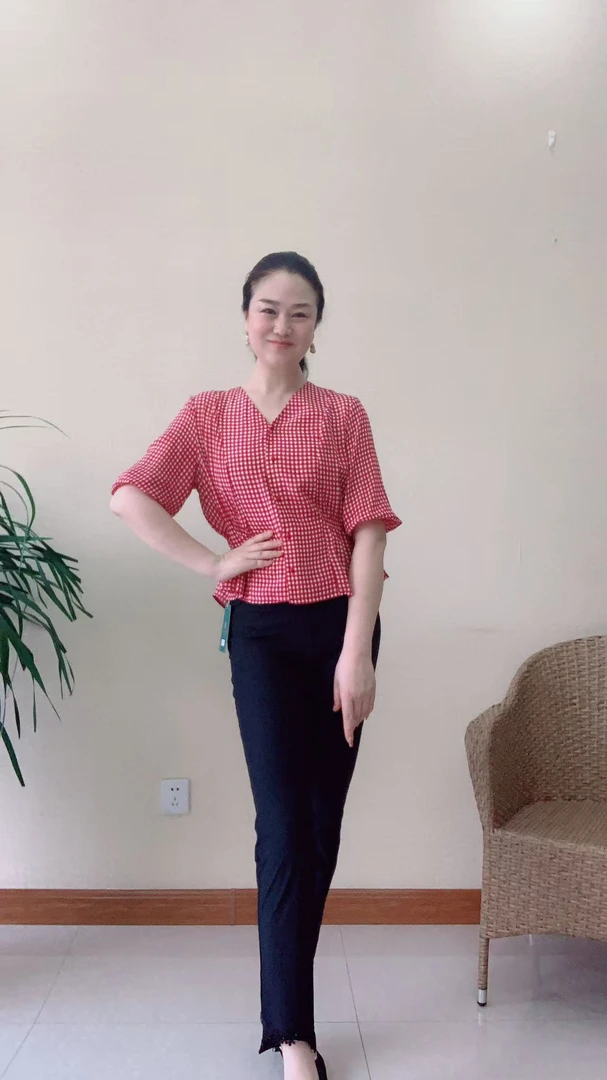 时尚百搭新款爆款女装上衣