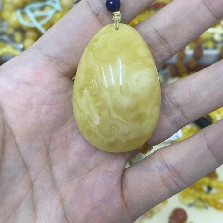 蜜蜡未镶嵌裸石吊坠