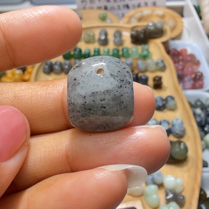 和田玉未镶嵌珠宝奇石