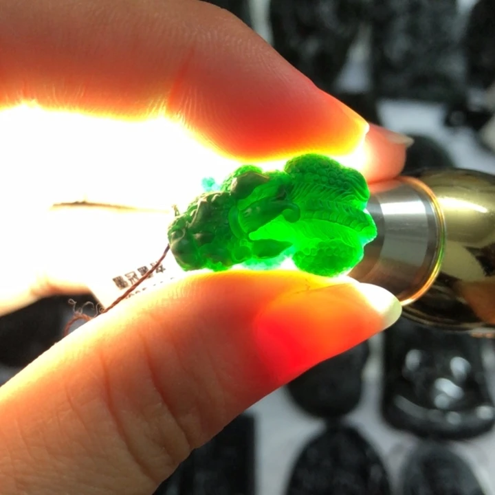 定制翡翠未镶嵌貔貅