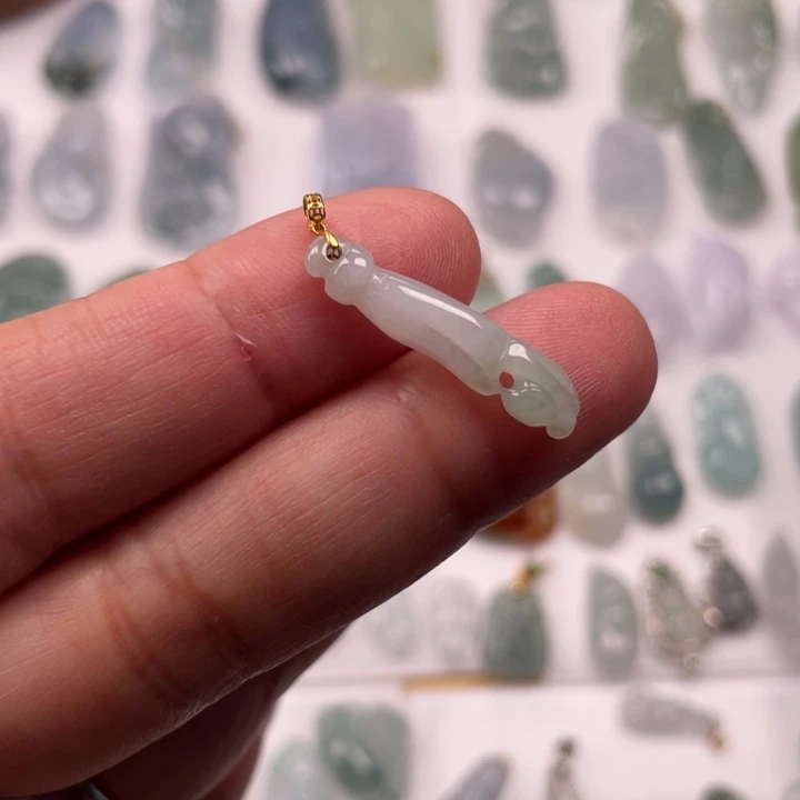 颈饰未镶嵌翡翠玉