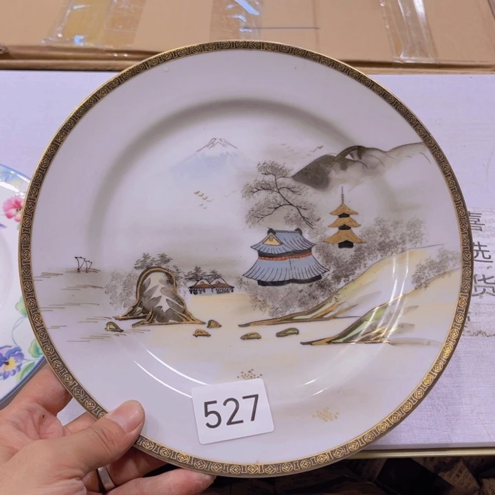 盖碗瓷器的造型和工艺也很