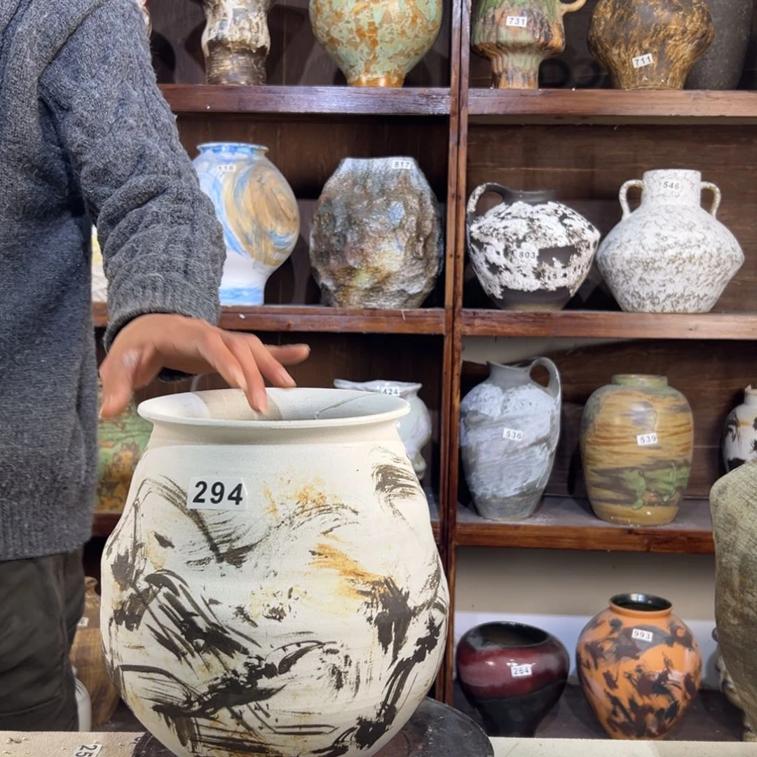 摆件294G8阿平左右的话题目光