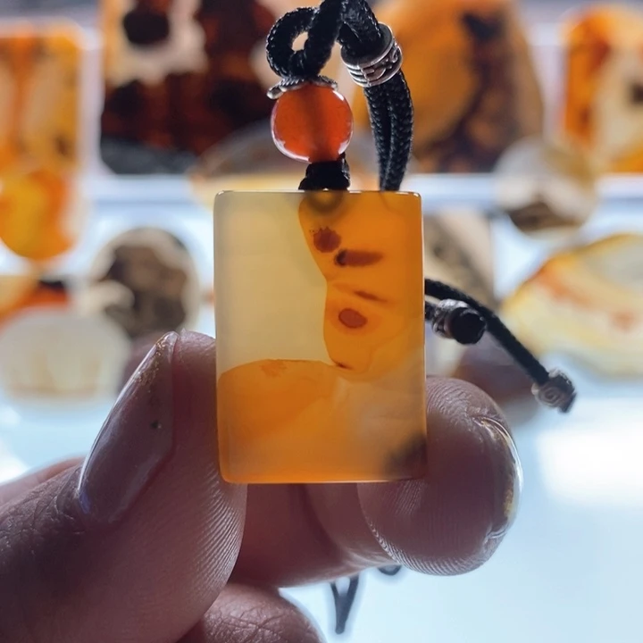 玛瑙/玉髓颈饰未镶嵌