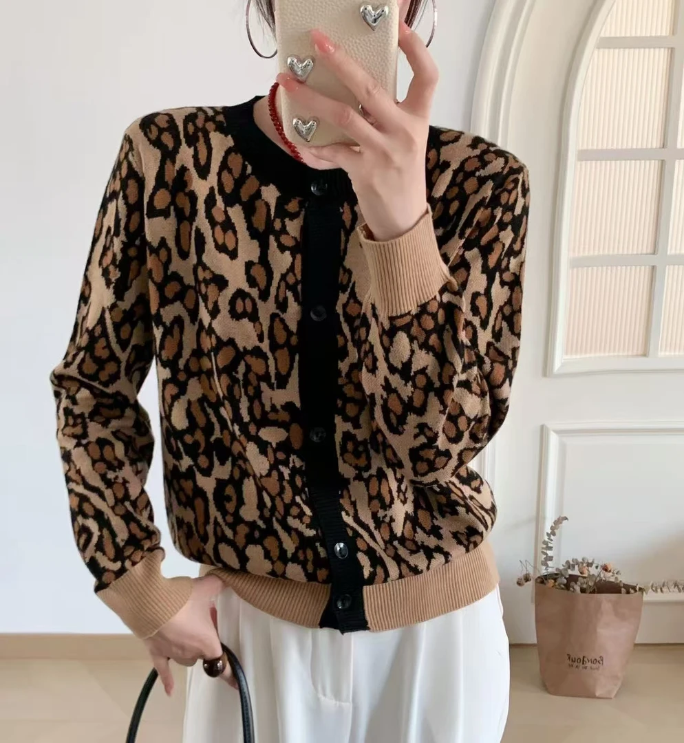 【权燕】116# 圆领百搭修身打底衫秋冬时尚长袖针织上衣