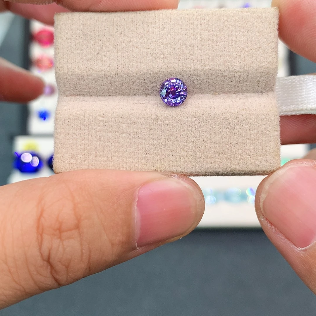 彩色蓝宝石裸石未镶嵌93分正圆薰衣草色