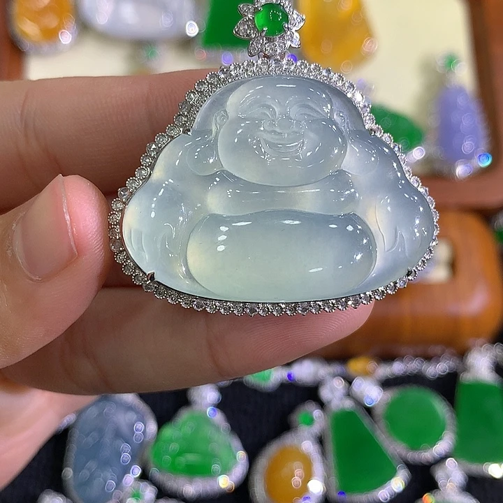 翡翠18K金镶嵌颈饰佛公