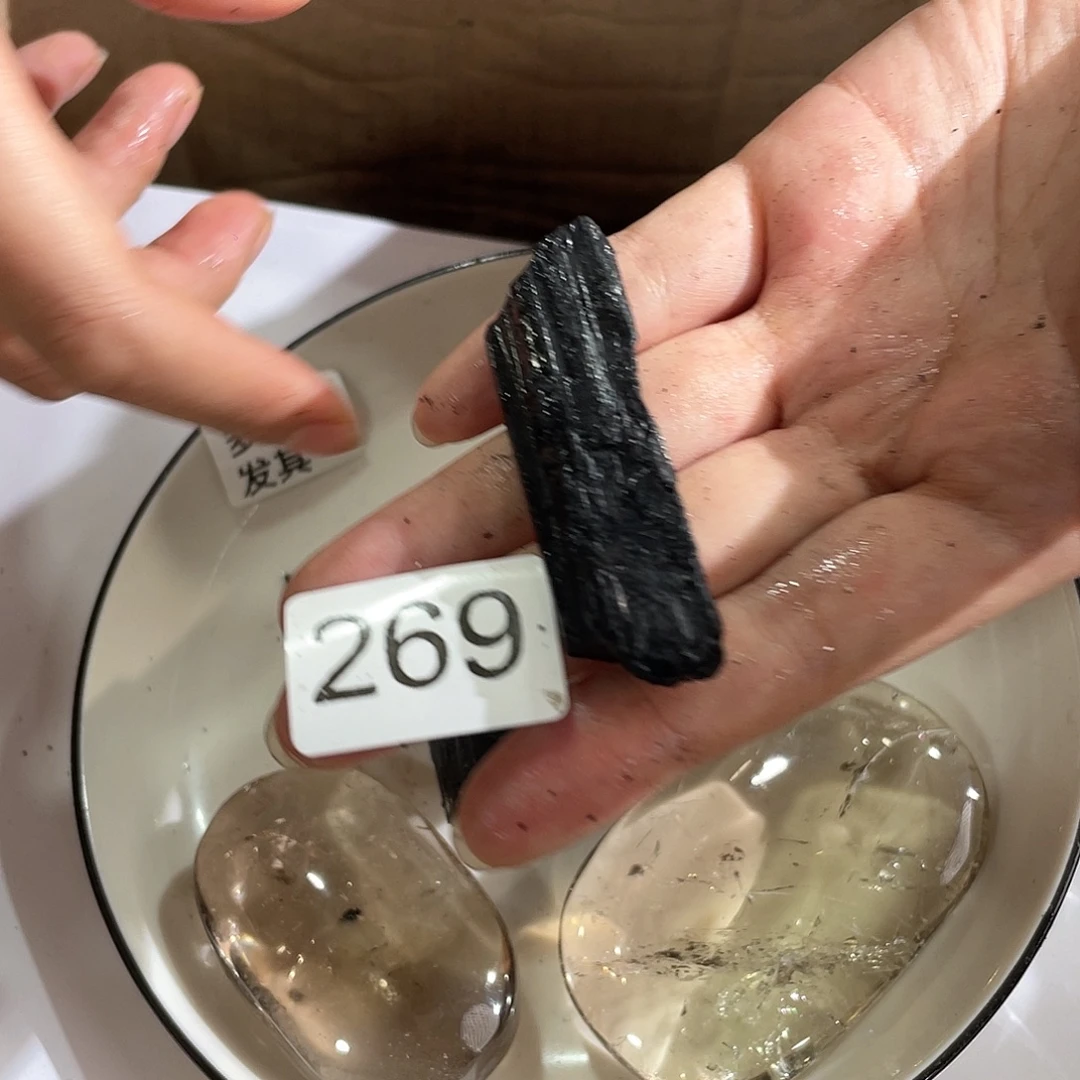 向***飞水晶珠宝半成品未镶嵌