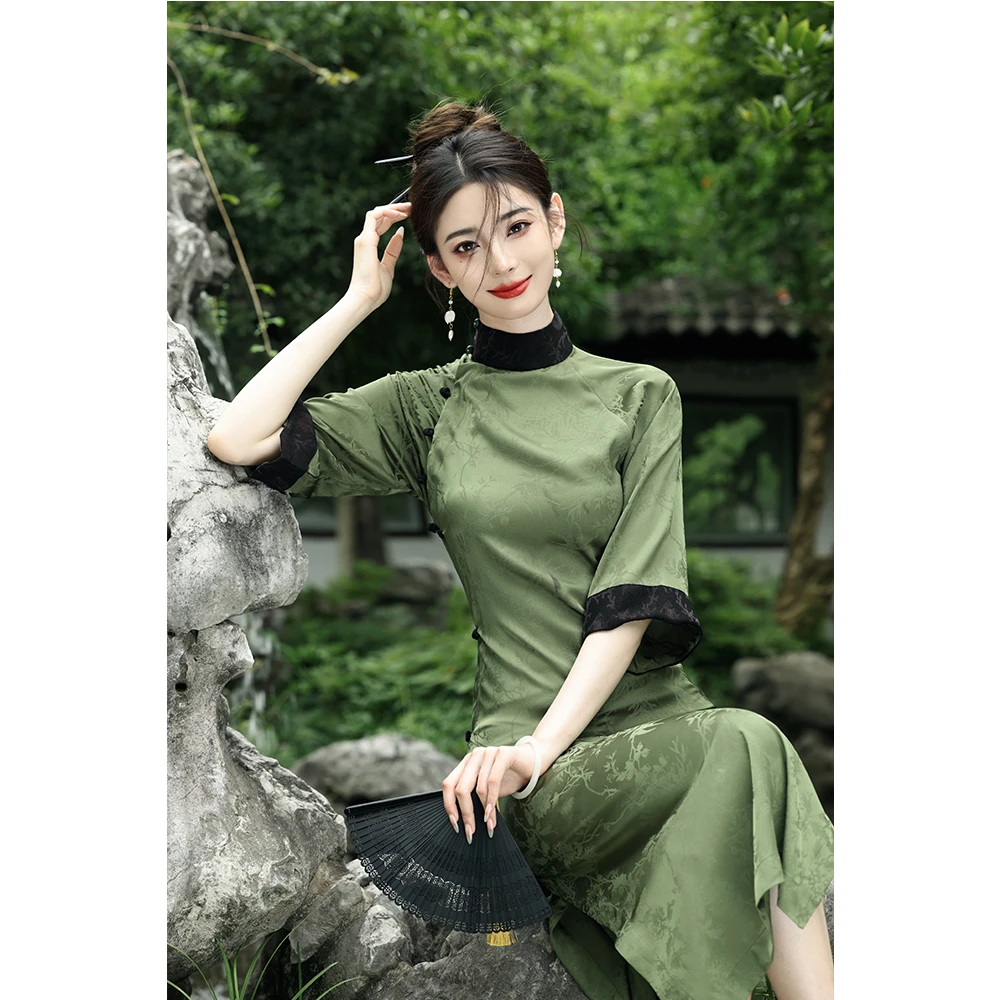 棠壹壹新中式绿色旗袍中袖复古气质高端改良日常上班可穿显瘦优雅