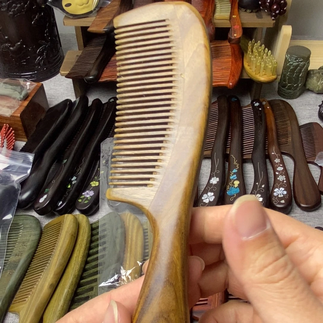 &***间维腊木（绿檀）微瑕梳子不退不换