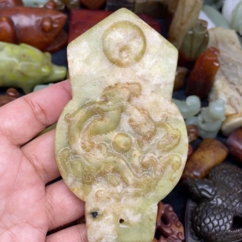 蛇纹石玉未镶嵌颈饰63