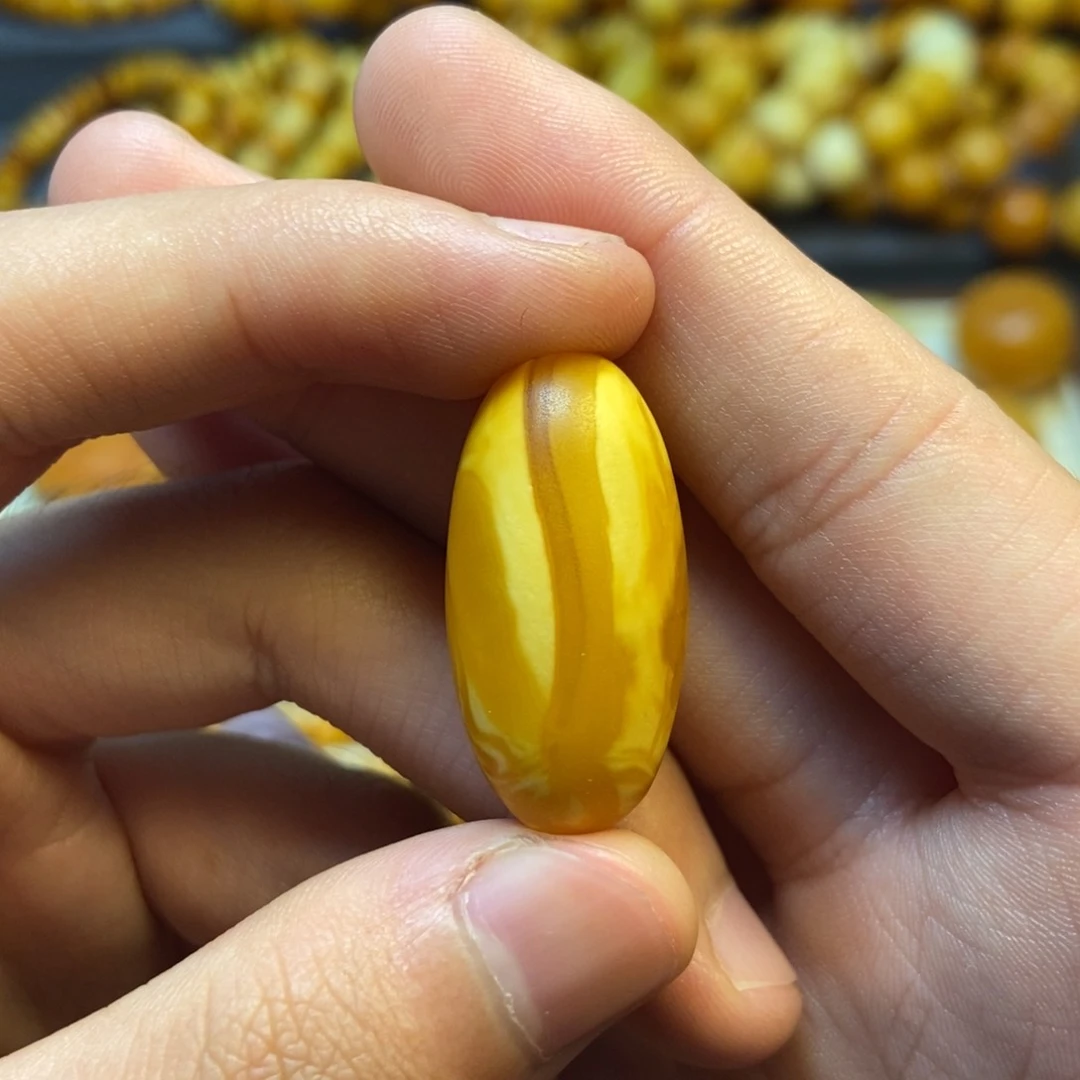 蜜蜡未镶嵌珠宝奇石