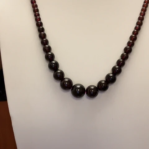 石榴石颈饰未镶嵌