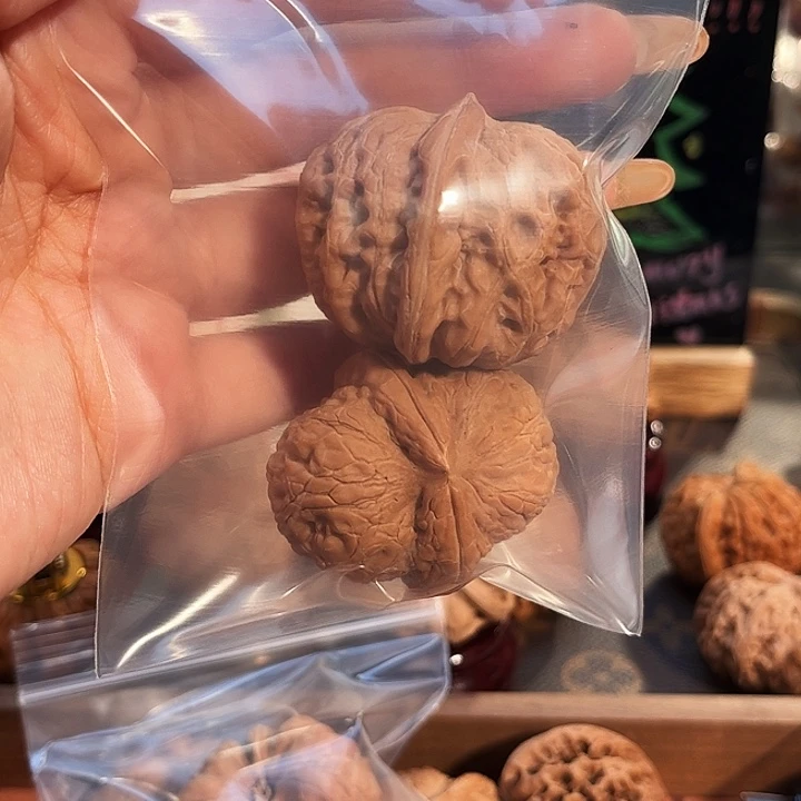 爱***者文玩核桃吊坠元宝元宝