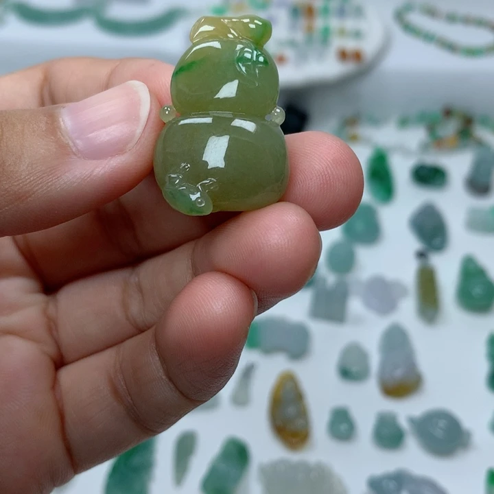 翡翠未镶嵌吊坠(不含链)