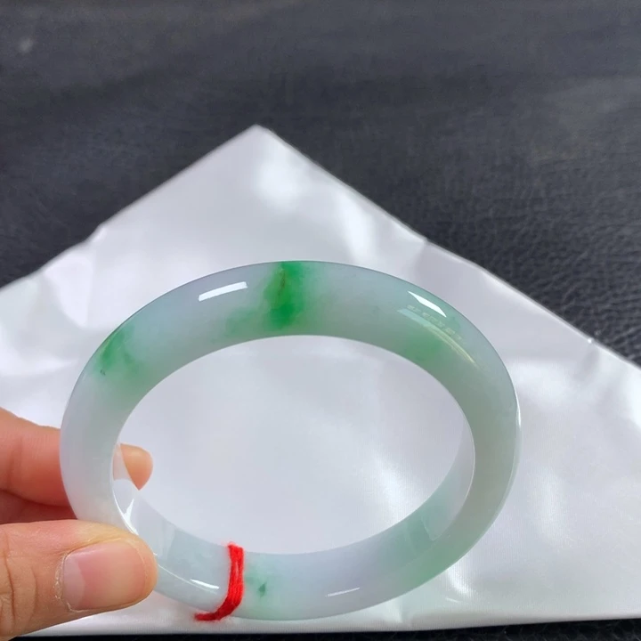 翡翠未镶嵌手镯61圈