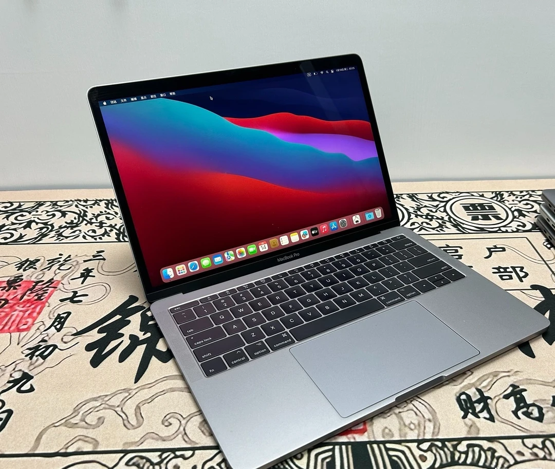 95新 Apple/苹果 MacBookPor i5 13.3 8 256 视网膜 轻薄