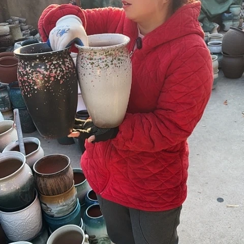 口15高25瑕疵两个。