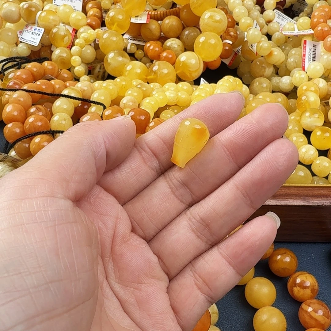 琥珀未镶嵌珠宝奇石