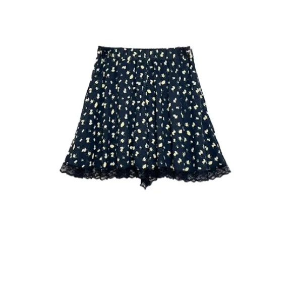 新款 时尚拼蕾丝花边碎花短裤 裙裤