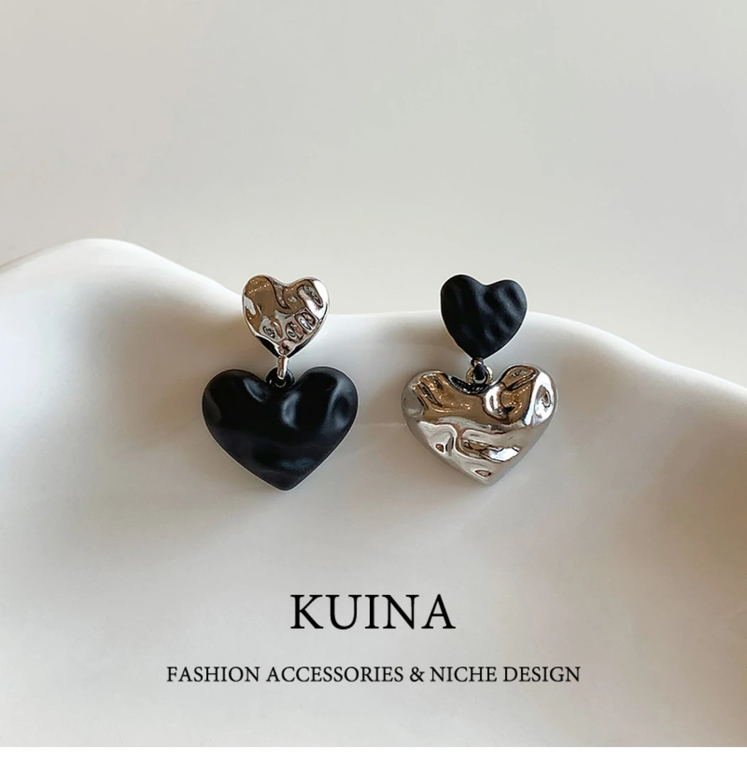 铜合金耳饰 黑色爱心耳饰2025新爆款轻奢小众高级感气质百搭耳环