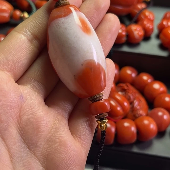 颈饰琉璃琉璃…………..