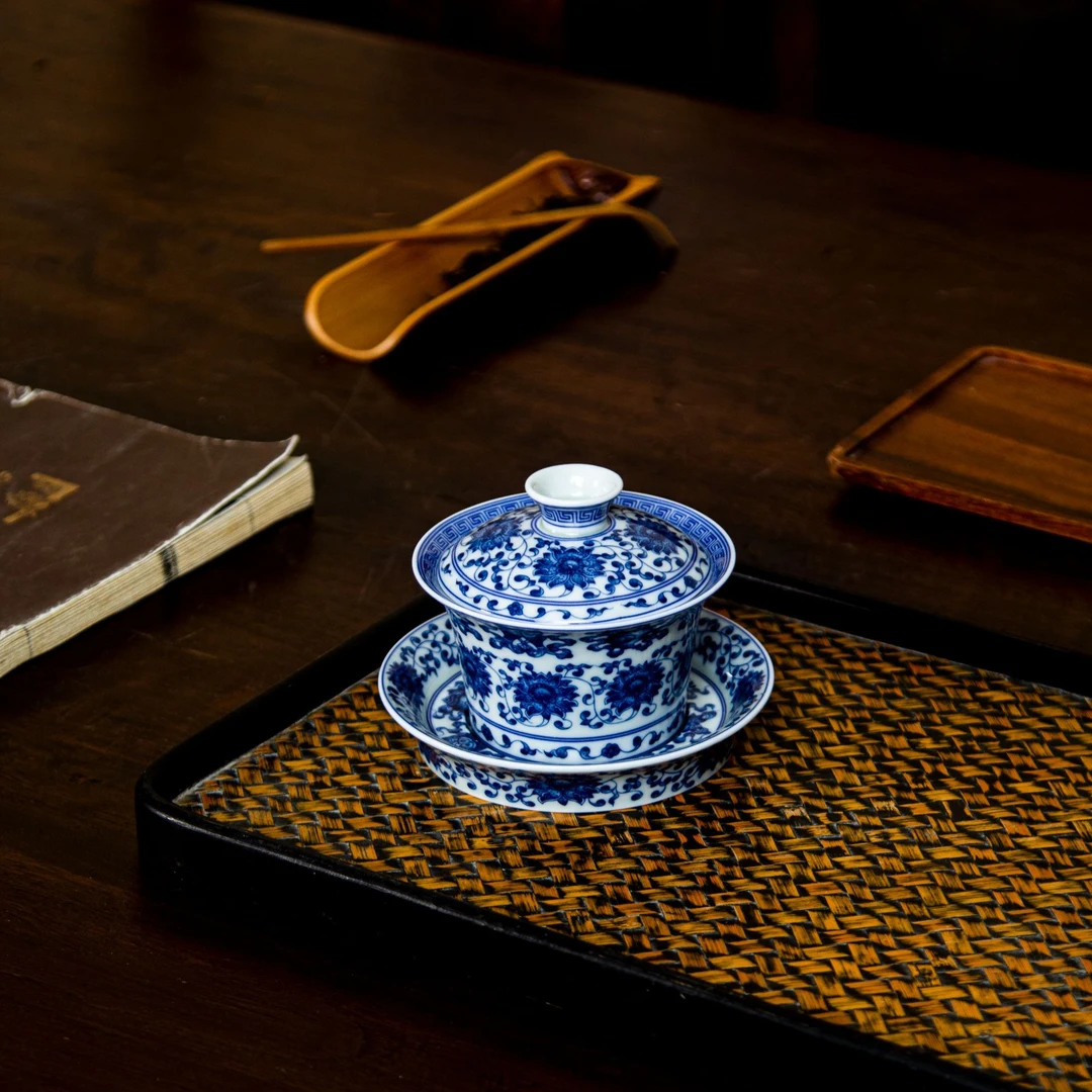 景德镇青花釉下点工八宝缠枝莲三才马蹄盖碗带盖中式陶瓷瓷盖碗