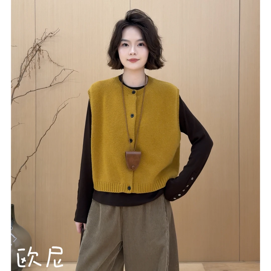 欧尼私服 2025秋季新款单排扣针织马甲叠穿百搭休闲上衣2509C6129