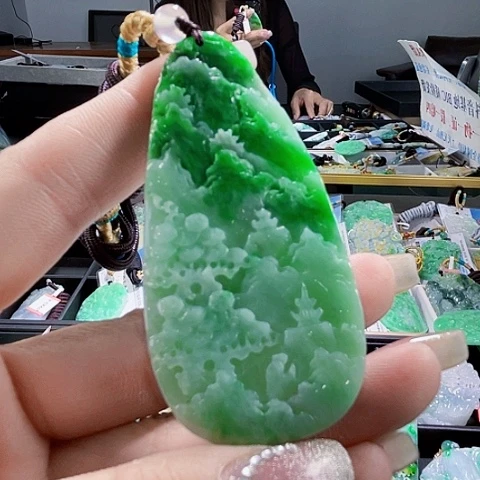 颈饰未镶嵌翡翠一个