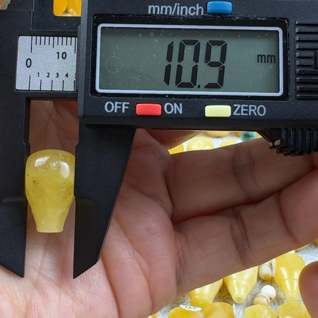 蜜蜡未镶嵌裸石28杂