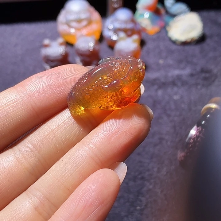 未镶嵌颈饰琥珀吊