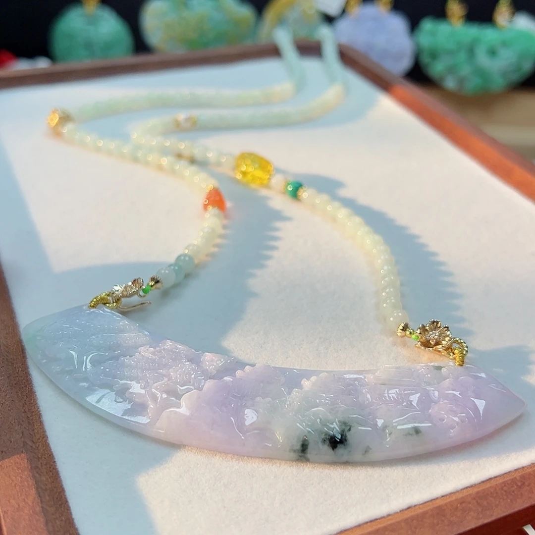 颈饰未镶嵌翡翠吊坠