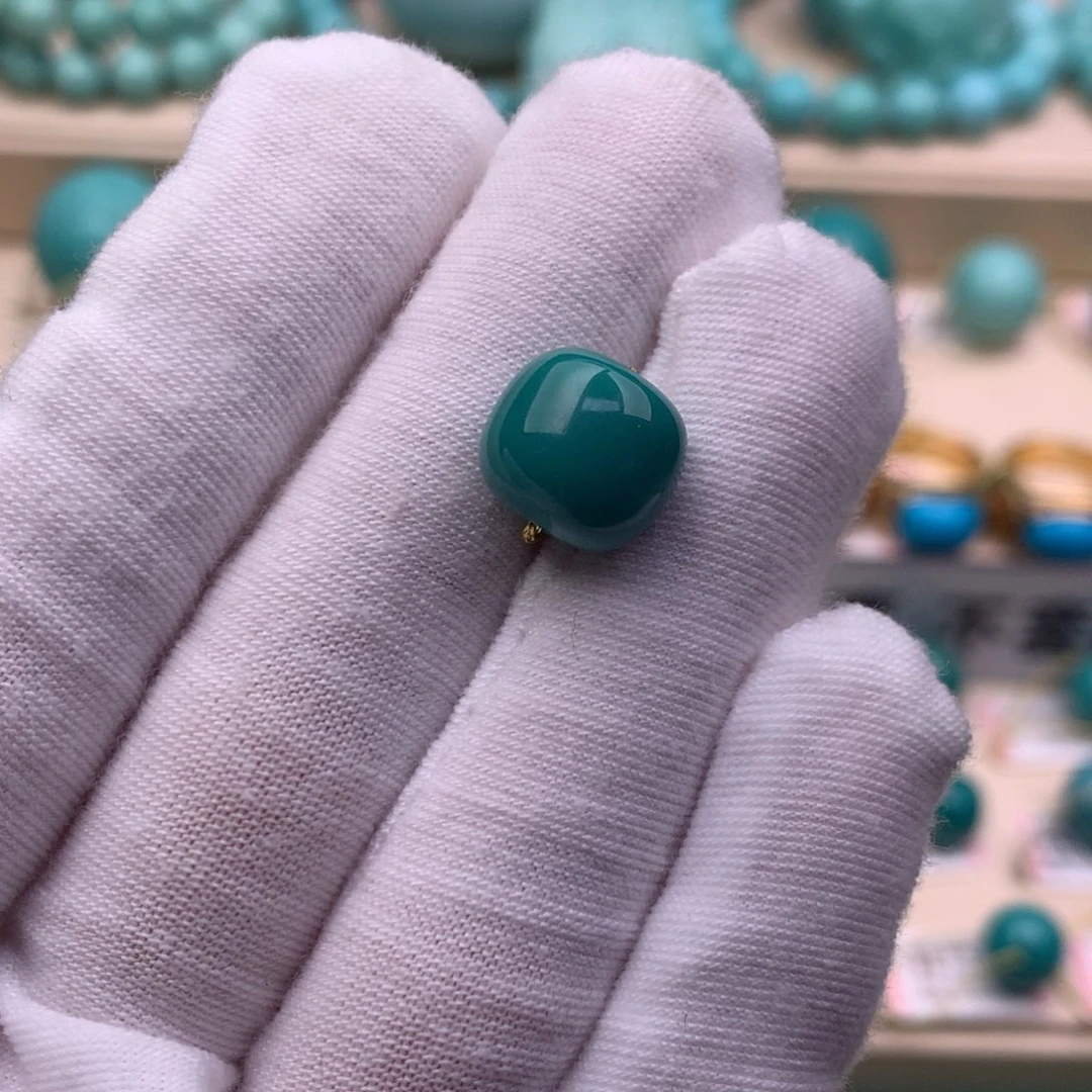 绿松石未镶嵌珠宝奇石11.3×10.3