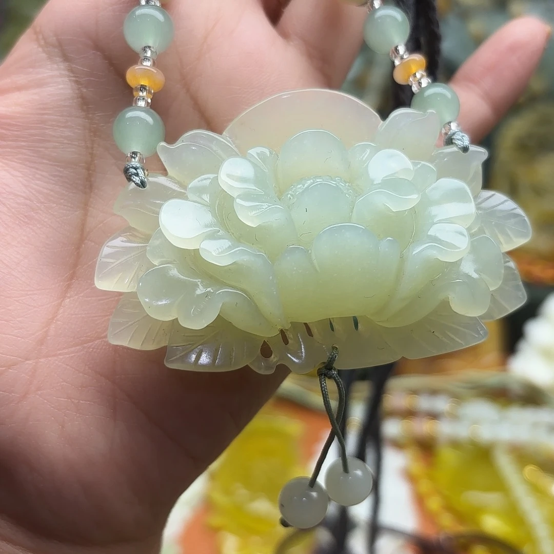 蛇纹石玉未镶嵌吊坠