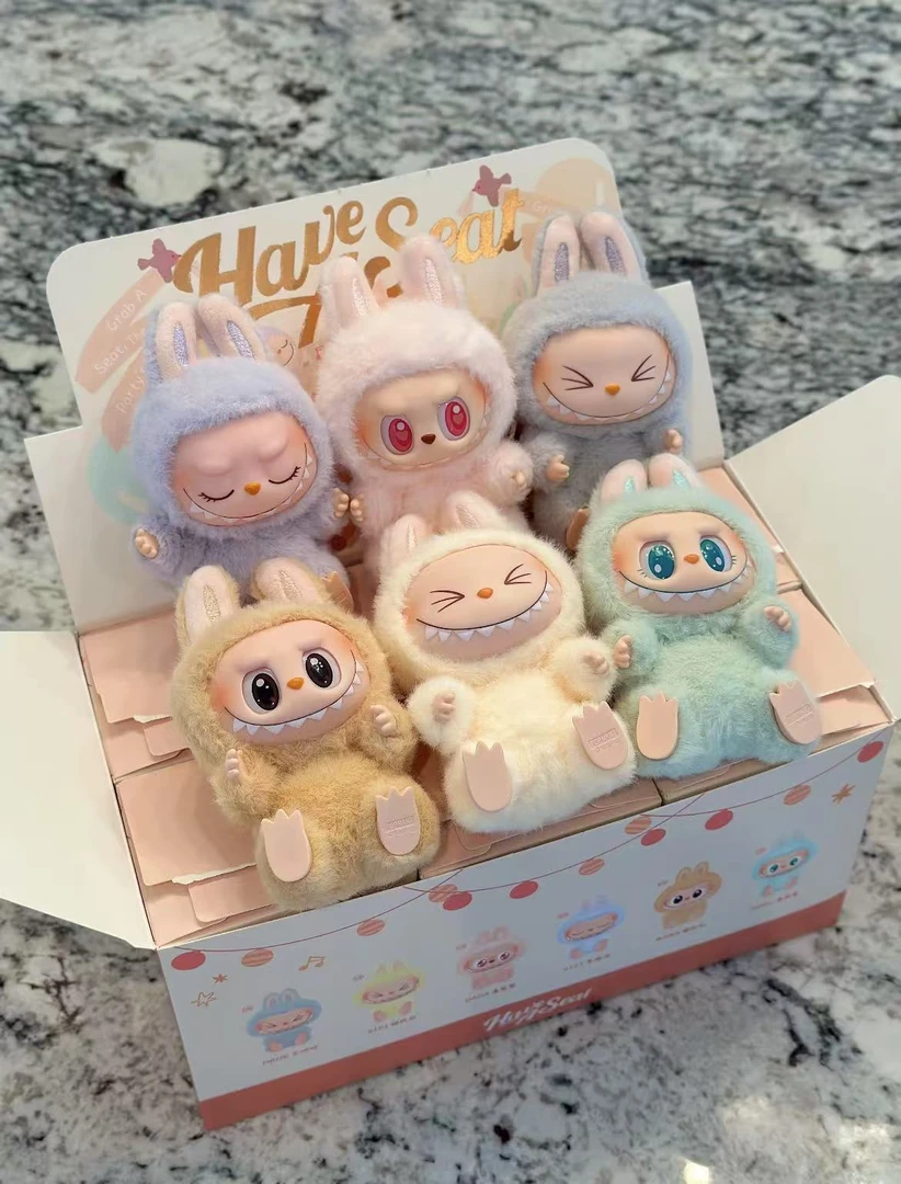 爆款二代搪胶脸马卡龙毛绒公仔潮玩摆件r