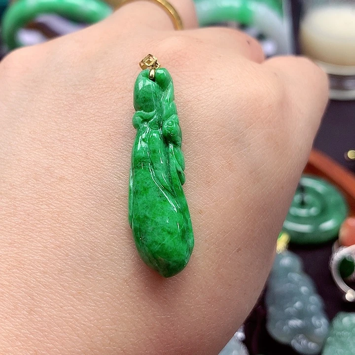 颈饰18K金镶嵌翡翠翡翠