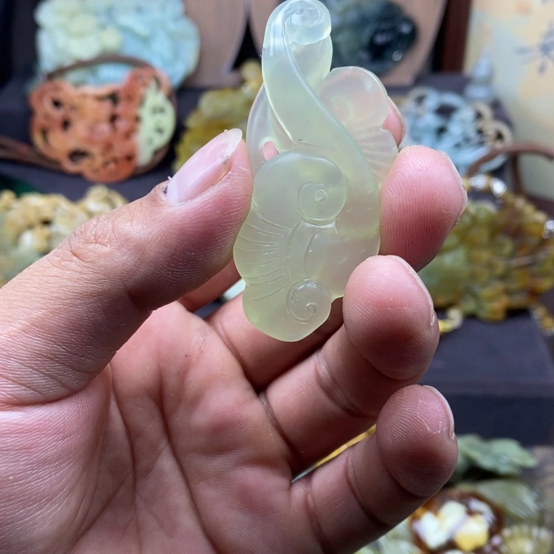 蛇纹石玉未镶嵌吊坠(赠链)