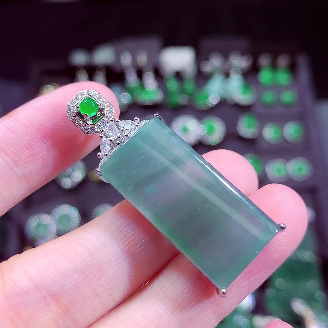 翡翠未镶嵌颈饰天然