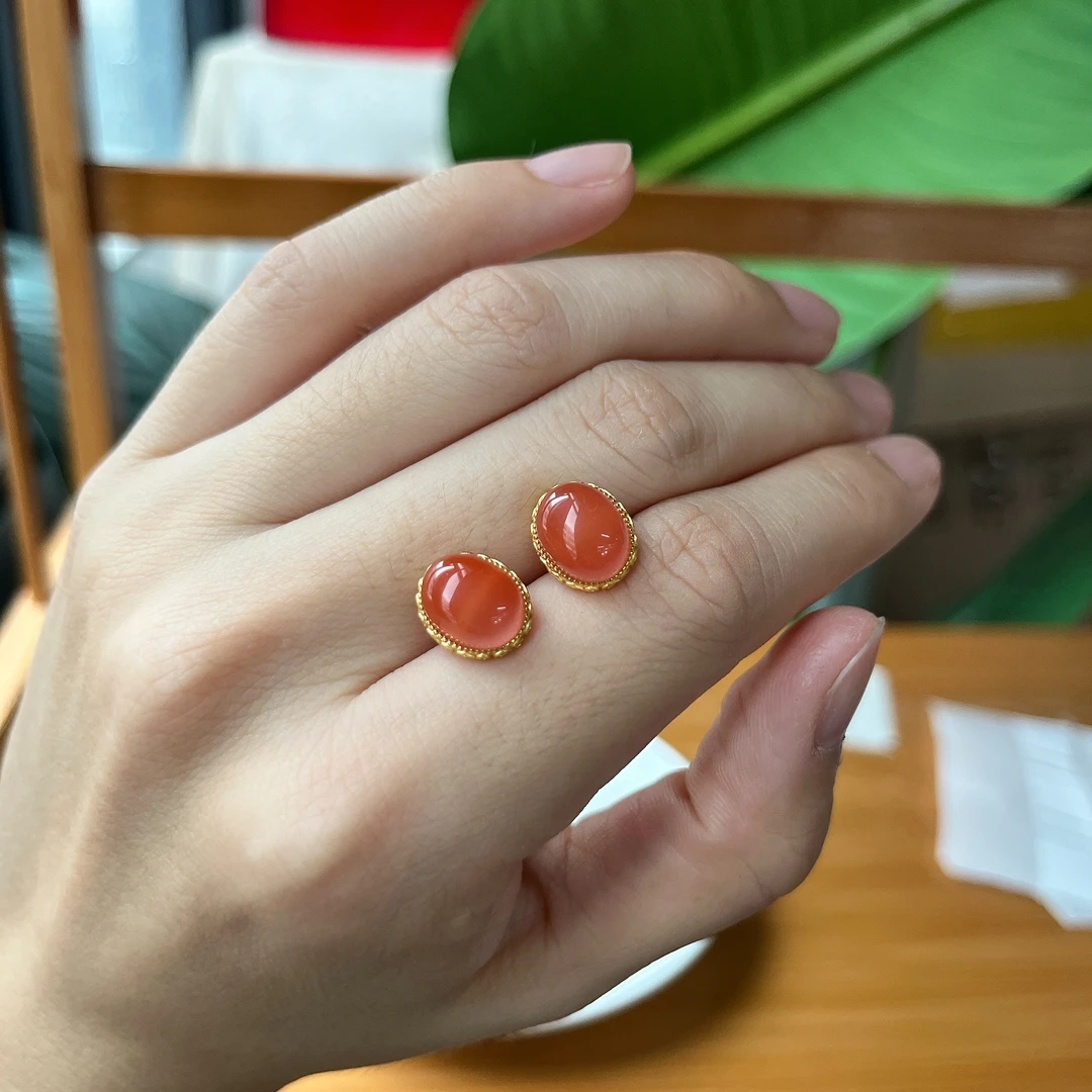【郭老师】约8*10mm樱桃红南红椭圆蛋面S925银耳钉