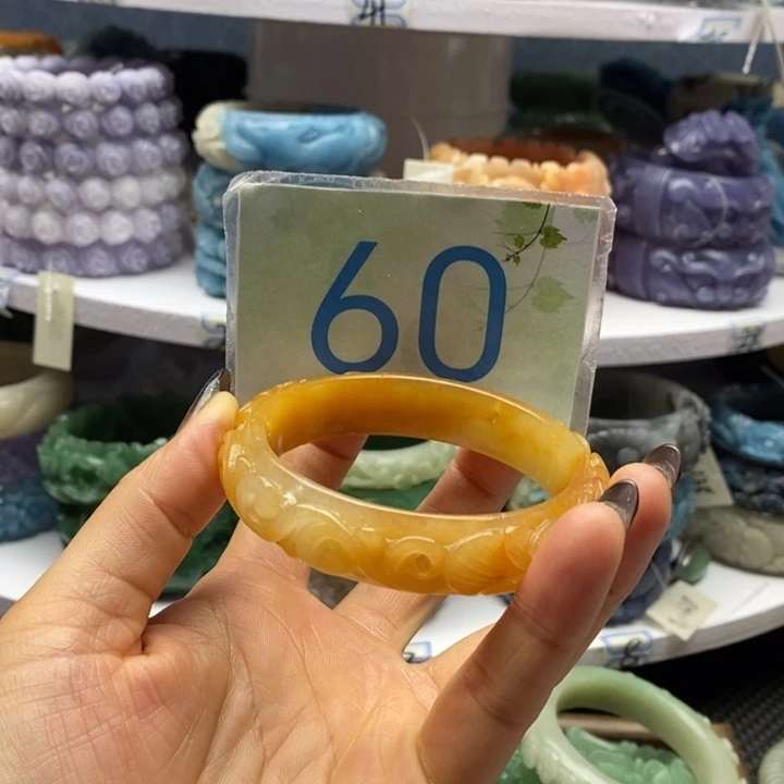 未镶嵌手镯石英岩玉