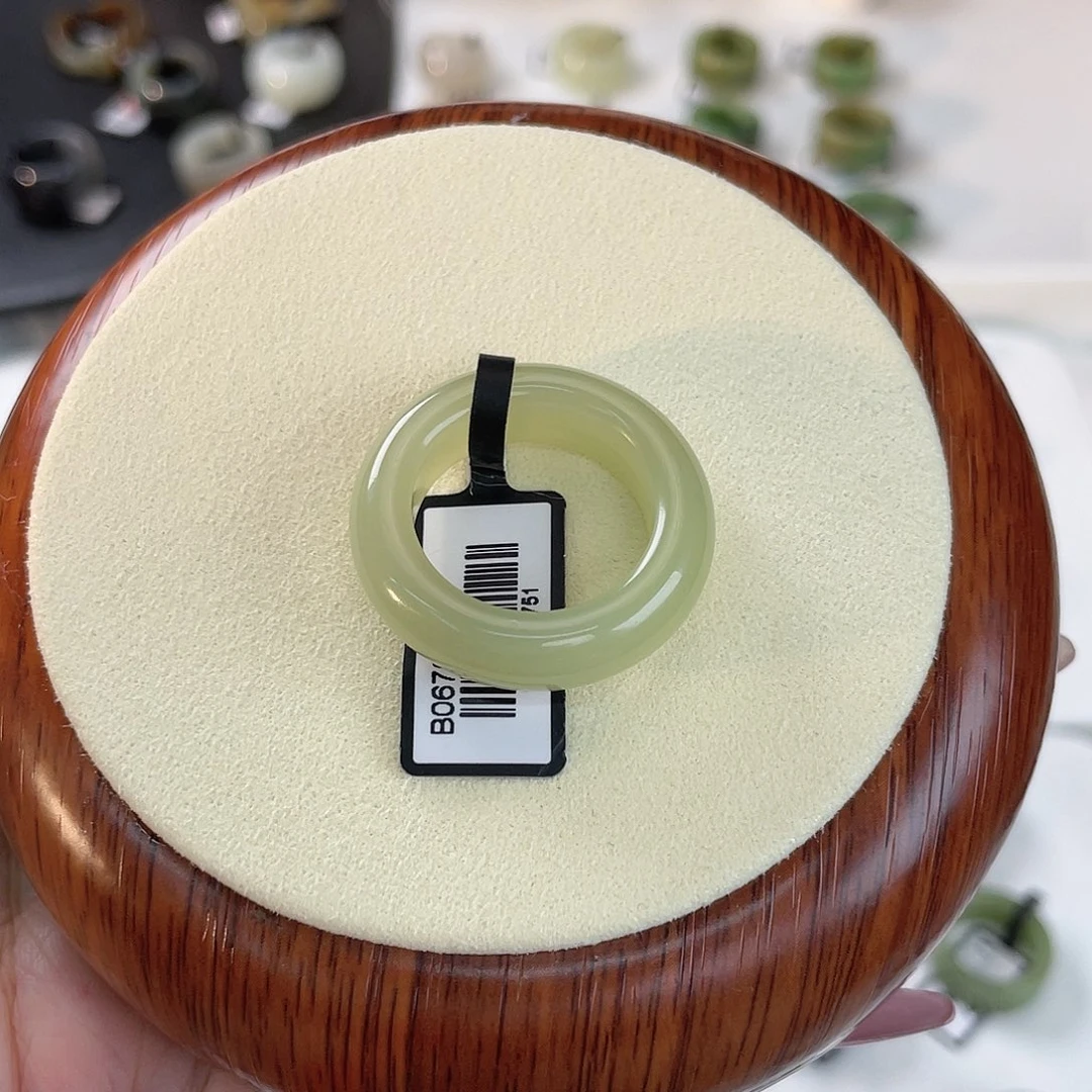 和田玉未镶嵌戒指l33。黄绿圆条 19.2。不退换